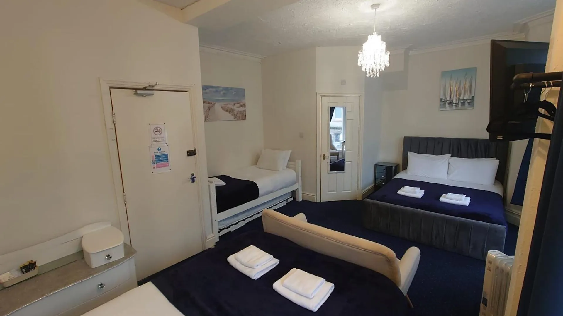 Harriette'S Guest House Blackpool United Kingdom